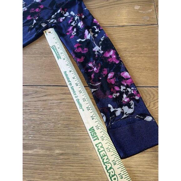 LORD & TAYLOR 100% Extra Fine Merino Wool Sweater Floral Size Medium Modern City - Picture 15 of 16